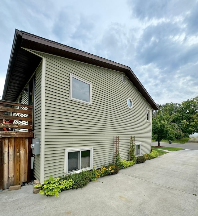 view of home's exterior