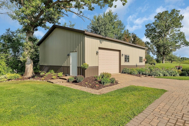 view of outdoor structure with an outdoor structure