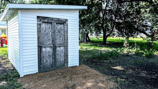 view of outbuilding