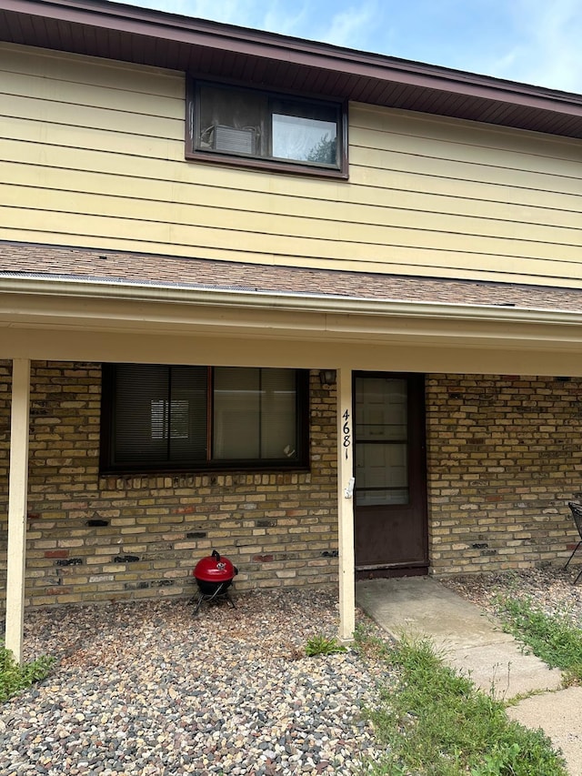 view of front of home with covered porch