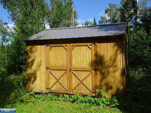 view of outdoor structure