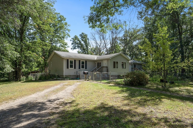 view of front facade with a front yard