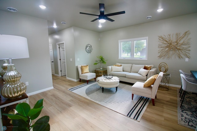 501 1st St NE, Hankinson, ND 58041 - living area featuring recessed lighting, wood finished floors, baseboards, and ceiling fan