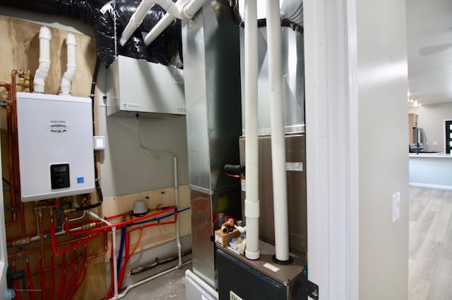 501 1st St NE, Hankinson, ND 58041 - utilities featuring water heater