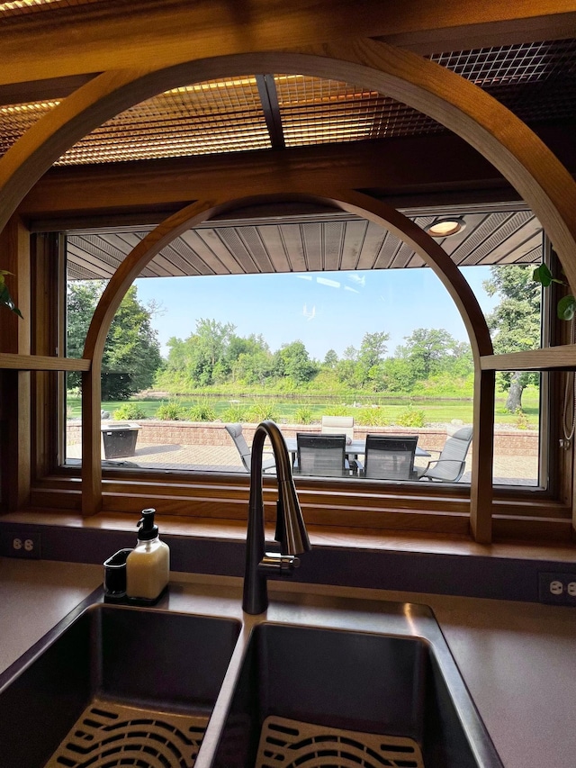 room details featuring sink