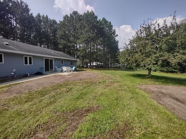 view of yard with a patio