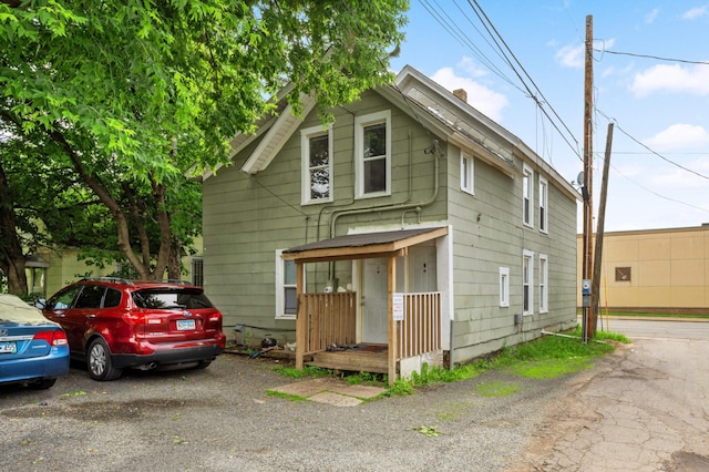 view of front of property