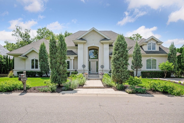 view of front of house featuring a front yard