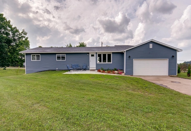 ranch-style house featuring a front lawn and a garage