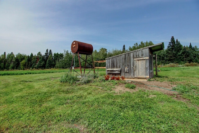 exterior space featuring an outbuilding