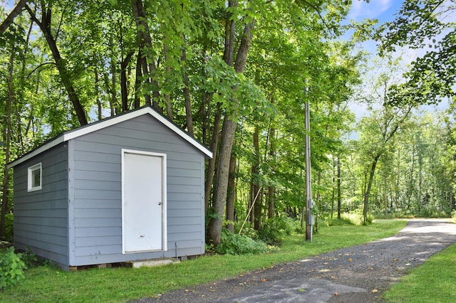 view of outbuilding