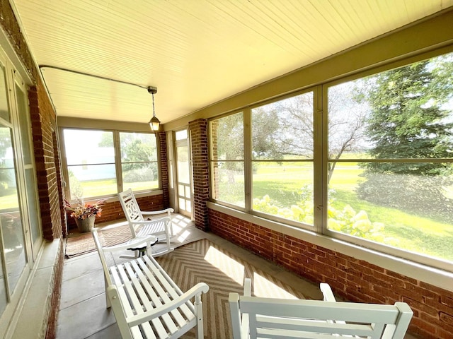 view of sunroom / solarium