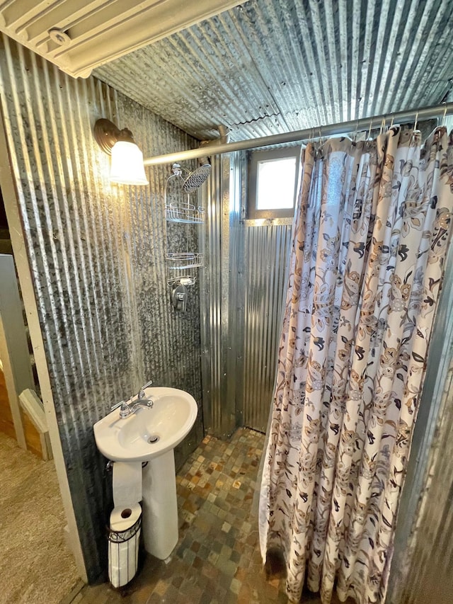 38364 200th St, Springfield, MN 56087 - full bath with a shower with shower curtain