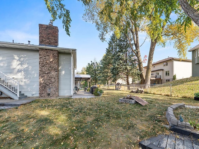 view of yard featuring a patio