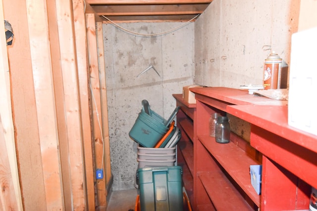 102 6th St SW, Red Lake Falls, MN 56750 - detailed view of a workshop area
