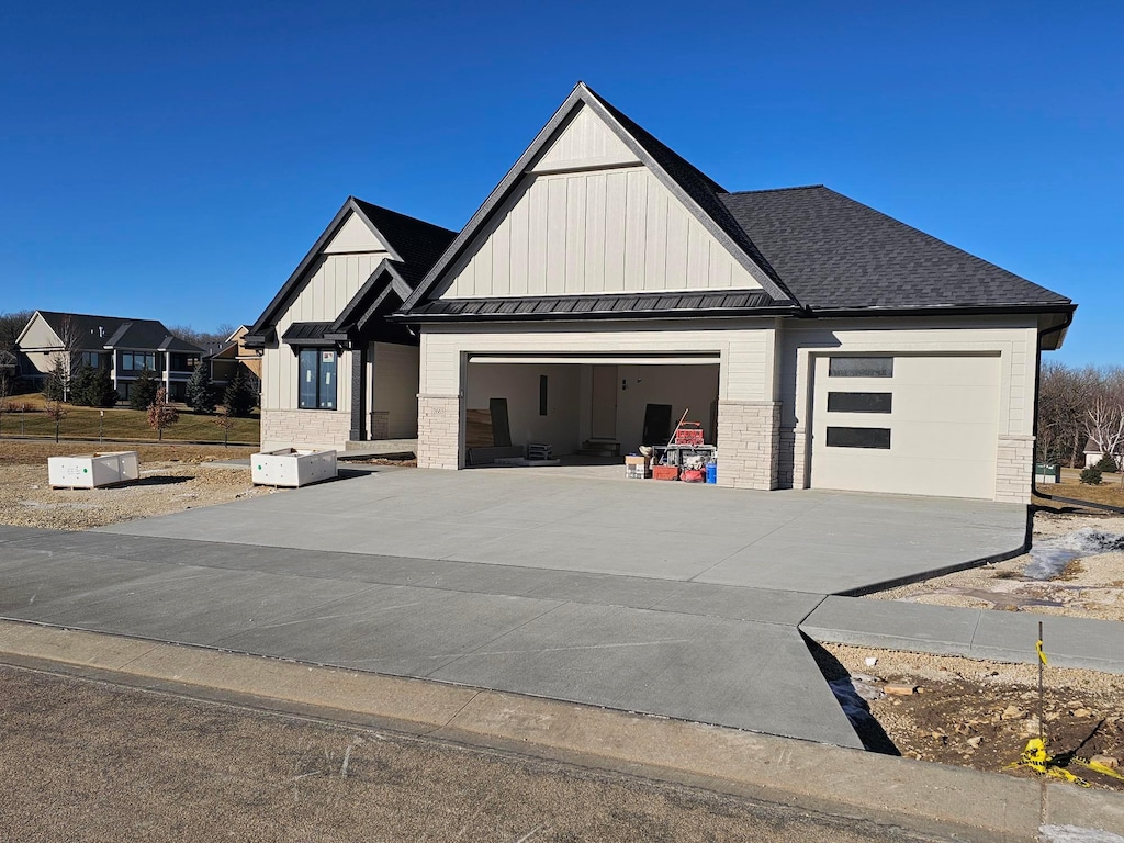 view of front of house featuring a garage