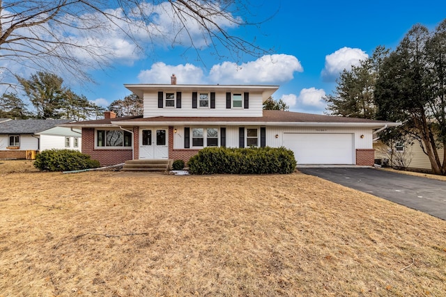 view of front property featuring a garage