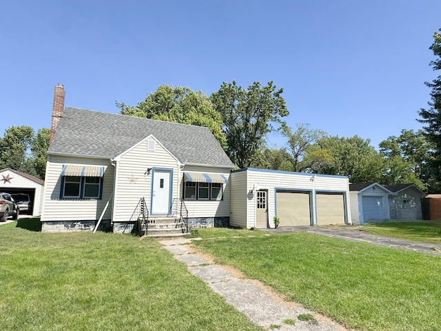 view of front of home featuring a front yard