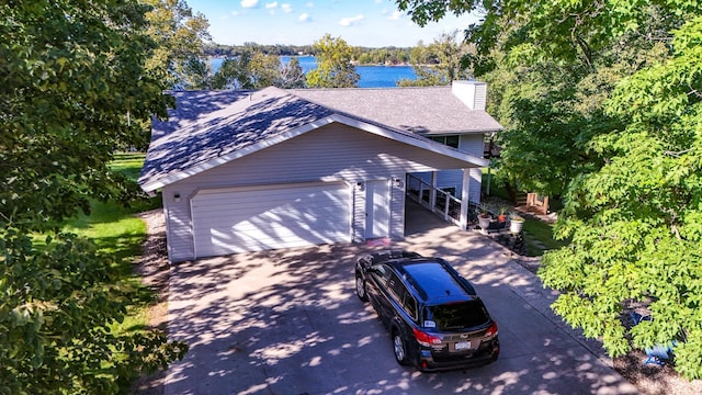 view of front facade with a garage