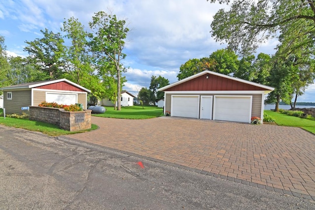 view of detached garage