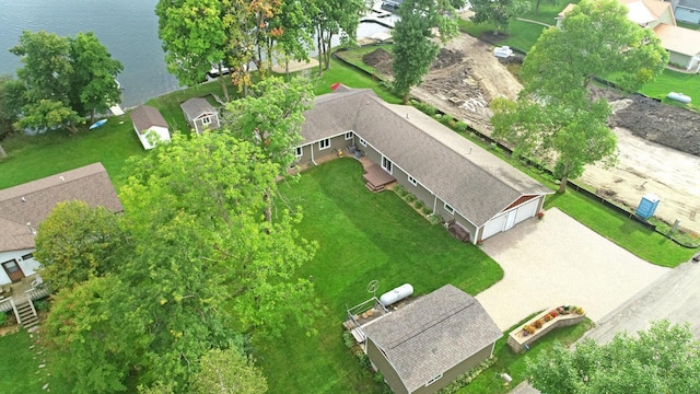 bird's eye view with a water view