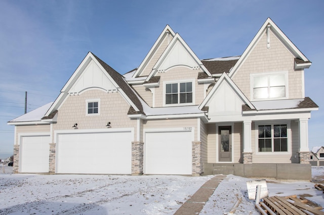 view of front facade with a garage