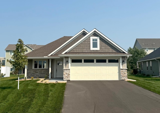 craftsman house with a front lawn