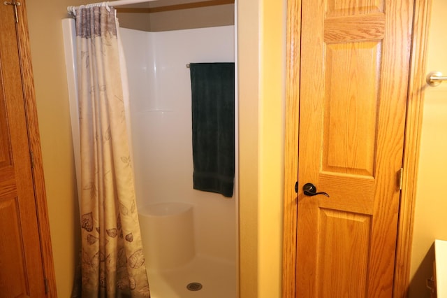 bathroom with walk in shower