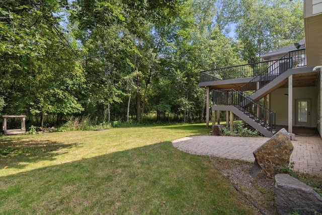 view of yard with a patio area