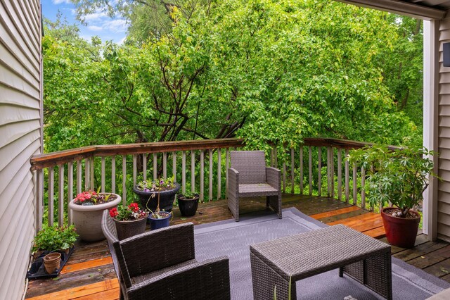 17661 Southridge Ct, Minnetonka, MN 55345 - view of wooden terrace