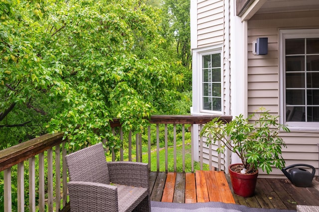 17661 Southridge Ct, Minnetonka, MN 55345 - view of wooden terrace