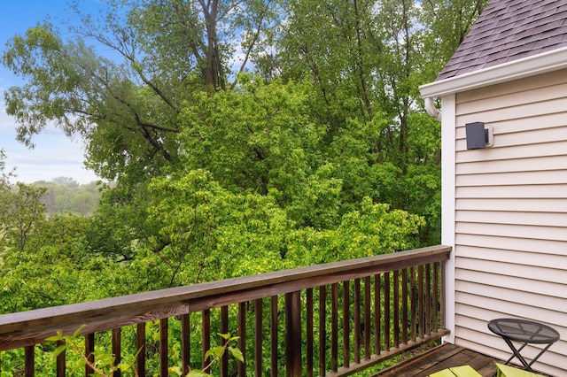17661 Southridge Ct, Minnetonka, MN 55345 - view of wooden terrace