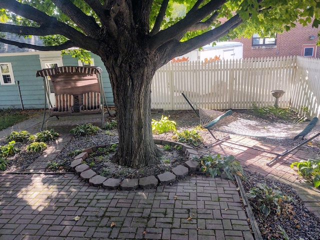 207 6th St, Montevideo, MN 56265 - view of patio