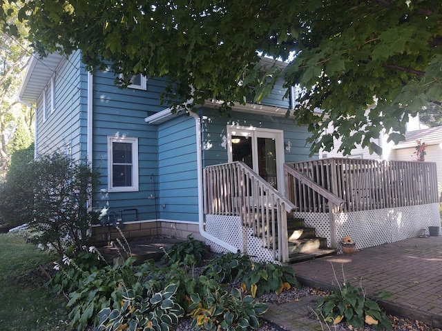 207 6th St, Montevideo, MN 56265 - back of property featuring a patio