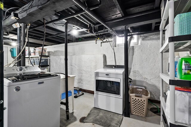 3509 43rd Ave S, Minneapolis, MN 55406 - basement featuring washing machine and clothes dryer and a sink
