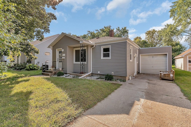 view of front of house with a front lawn