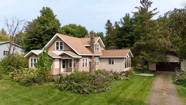 view of front of house featuring a front yard