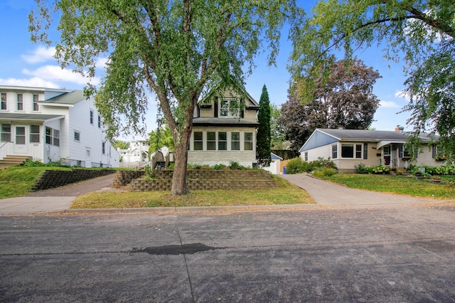 view of front of home with covered porch