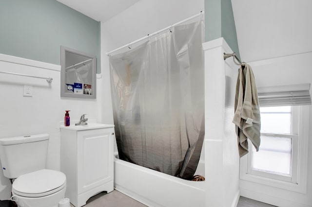 full bath with shower / bath combo, vanity, and toilet