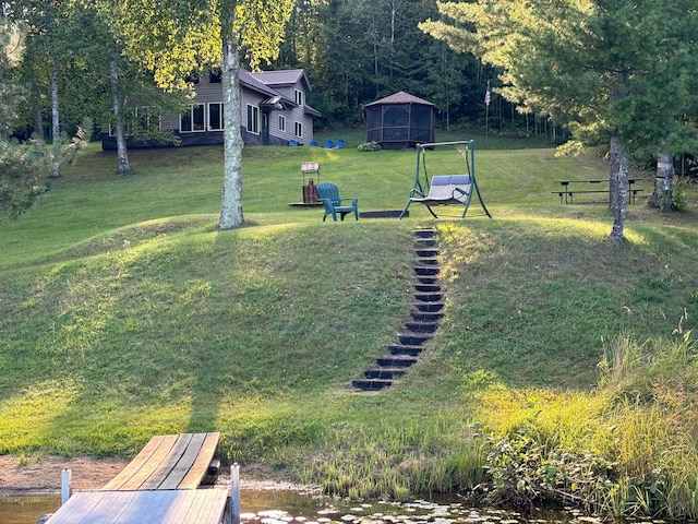 view of yard featuring a water view