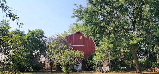 view of outdoor structure