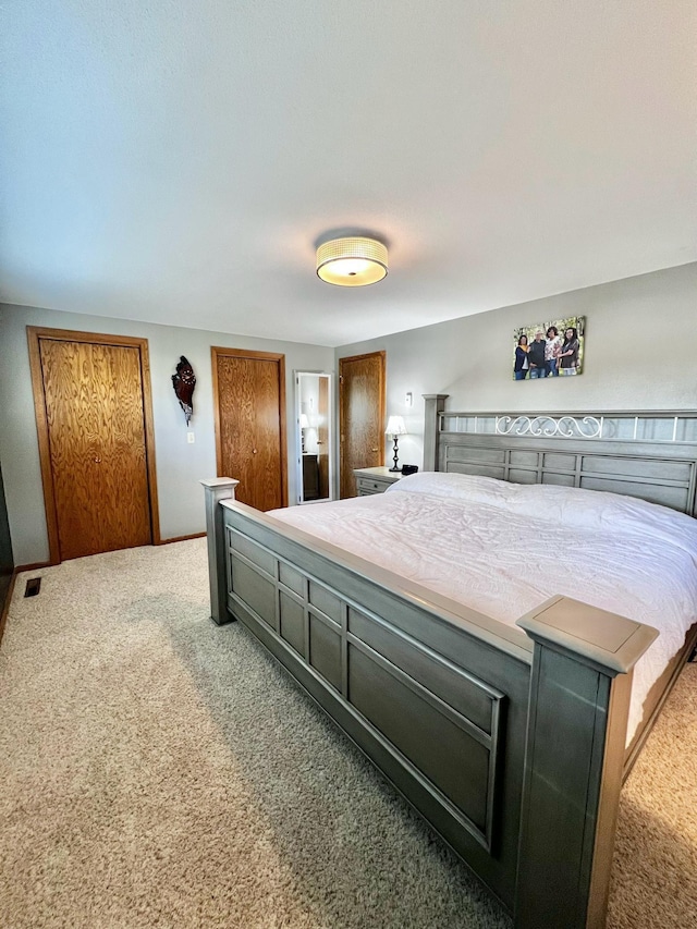 bedroom featuring carpet floors