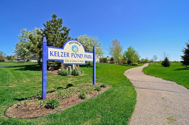 8615 Kelzer Pond Dr, Victoria, MN 55386 - view of property's community with a yard