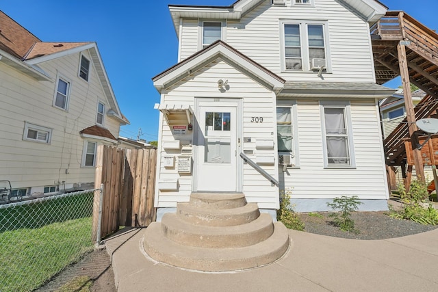 view of front of house