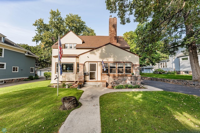 view of front of house with a front yard