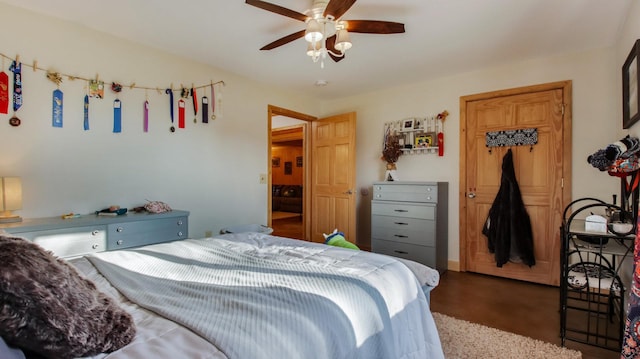 bedroom featuring ceiling fan