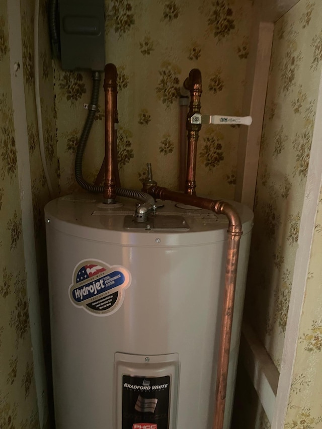 24126 County Road 19, Merrifield, MN 56465 - utility room with water heater