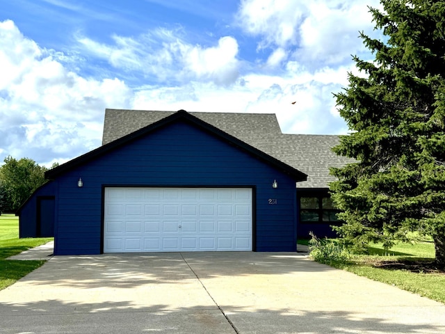 view of front facade with a garage