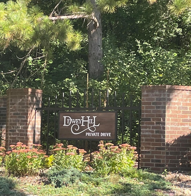 5601 Dewey Hill Rd Unit 113, Edina, MN 55439 - community / neighborhood sign featuring fence