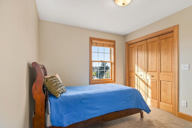 2002 Hazel Hill Rd SE, Alexandria, MN 56308 - carpeted bedroom with baseboards